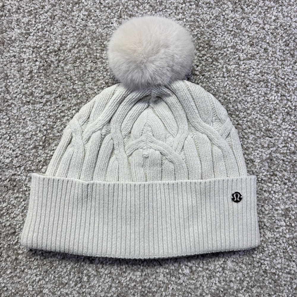 Lululemon Snow Warrior Beanie Ivory Cream White Cable Knit Faux Fur Pom Hat OS